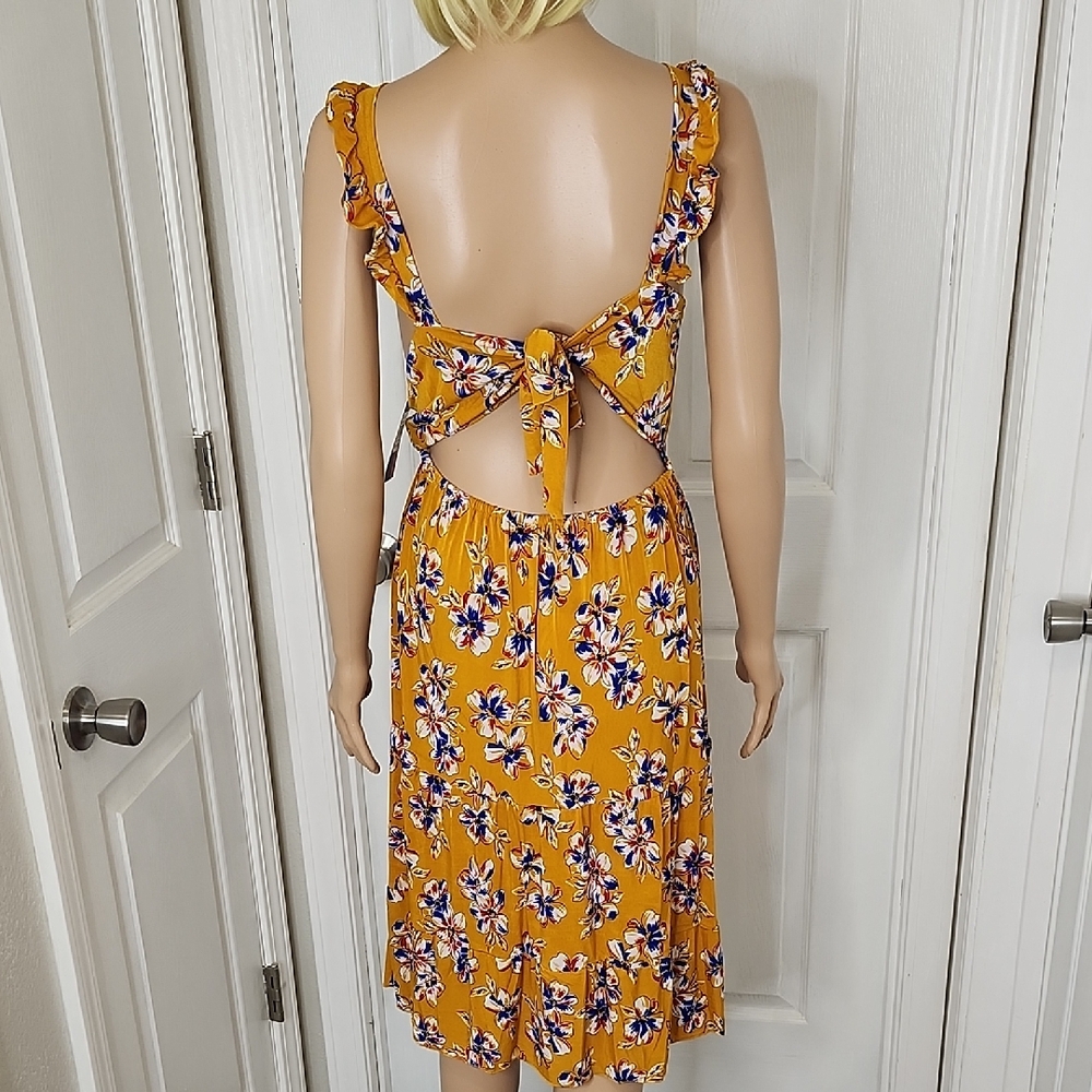 NWT Chic Backless Floral Sleeveless Midi Dress in Mustard Yellow